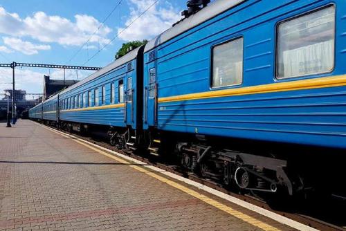 С сегодняшнего дня в  Донецкой области увеличили стоимость проезда в пригородных поездах