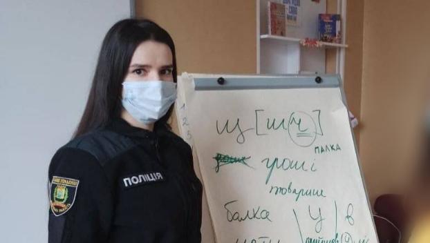 В Константиновке ювенальная полиция посетила с детьми курсы по украинскому языку