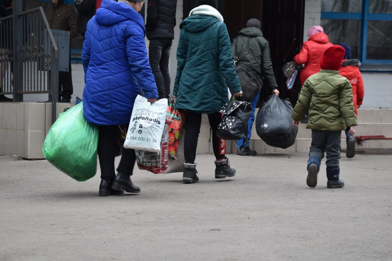 Из Волновахи продолжают эвакуировать людей