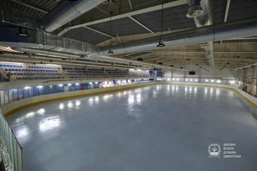 На новой зимней арене в Краматорске начали   намораживать  лед