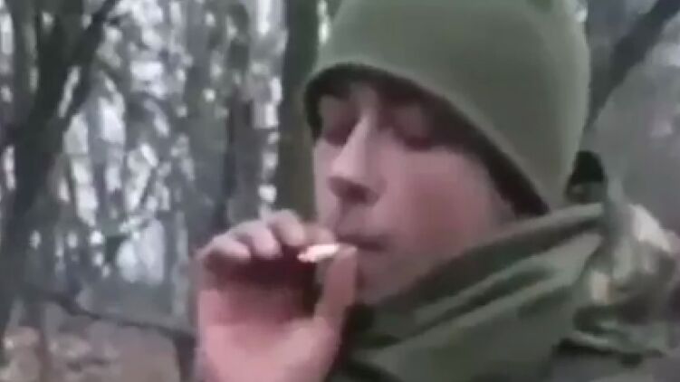 Видео с простреленной головой кота, солдатом ВСУ и окурками всколыхнуло интернет Видео с простреленной головой кота, солдатом ВСУ и окурками всколыхнуло интернет