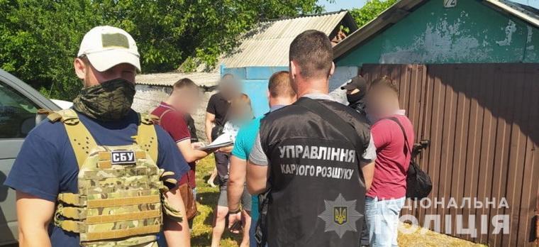 На Луганщине 23-летние мужчины продавали боеприпасы