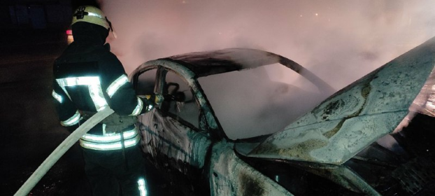 В Краматорске ночью загорелся автомобиль