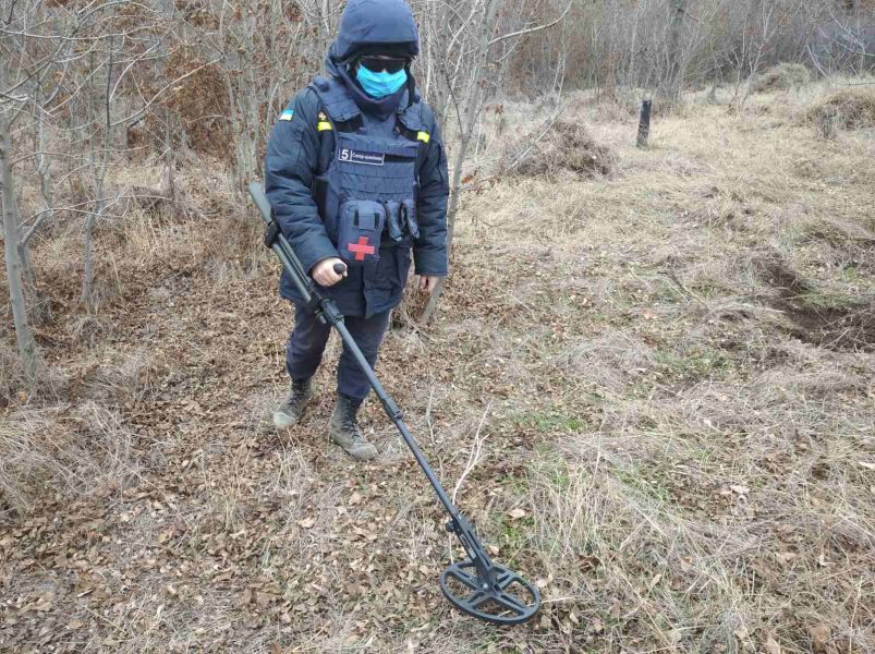 Снаряды и гранату обнаружили вблизи Мариуполя