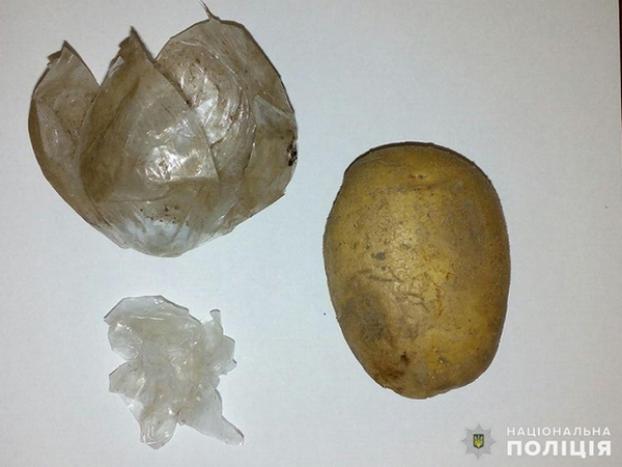 Для доставки наркотиков в Селидовскую исправительную колонию использовали картофель