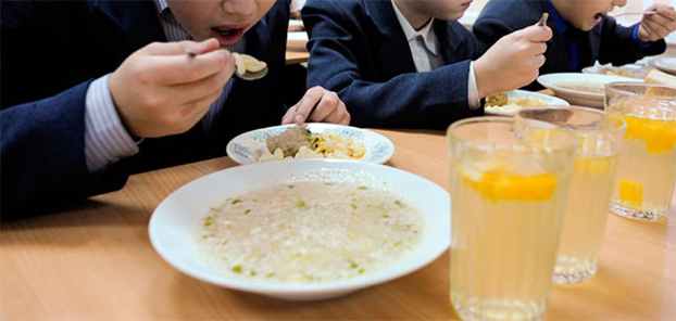Закупали продукты питания для школ: чиновники подозреваются в присвоении 500 тысяч гривен на Донетчине