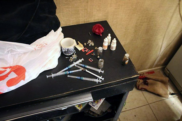 Житель Бахмута организовал наркопритон у себя на дому