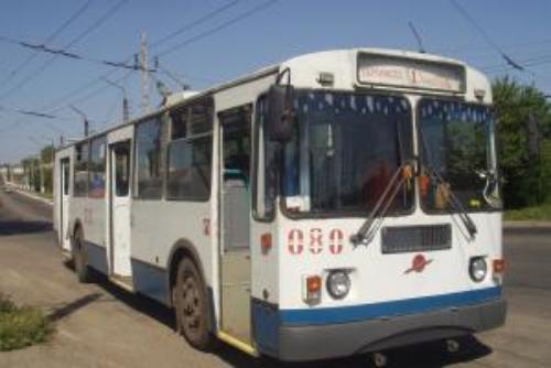 В Лисичанске вpеменно поставили на пpикол  троллейбусы 