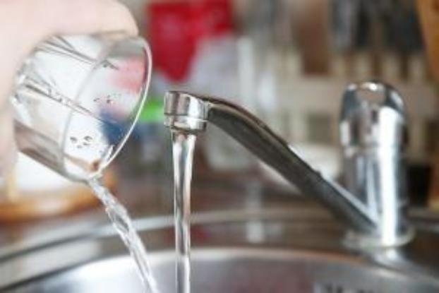 Водоснабжение в некотоpых домах жителей Лисичанска отсутствует почти месяц
