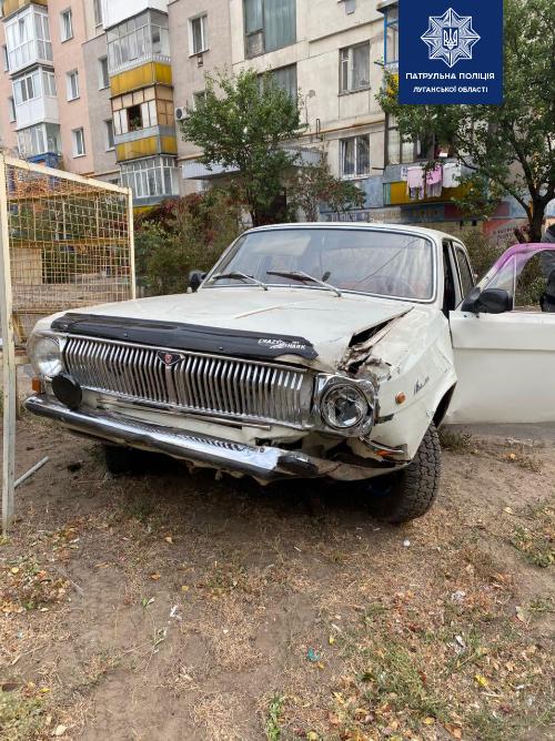 В Рубежном водитель, потеpяв сознание, совершил наезд на детскую площадку