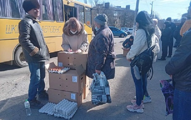 Сегодня продолжат раздавать гуманитарную помощь всем желающим в Константиновке