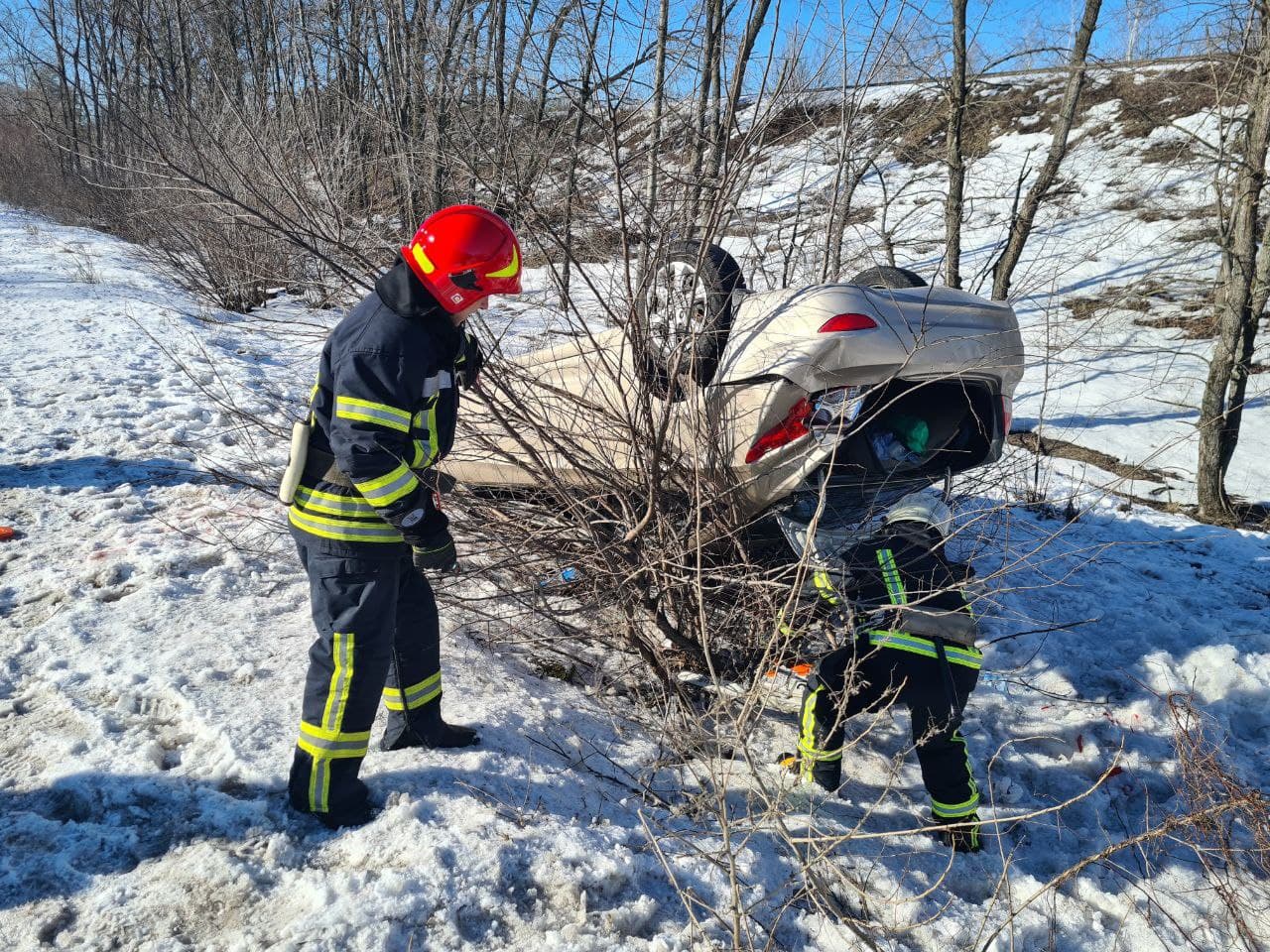 В Лимане из кювета спасатели достали два автомобиля