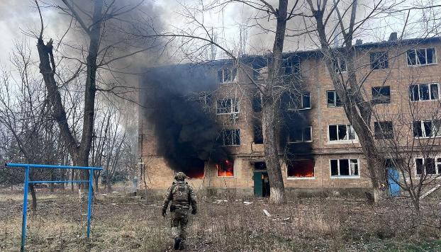 Внаслідок обстрілів Донецького регіону двоє цивільних вбито і одного поранено