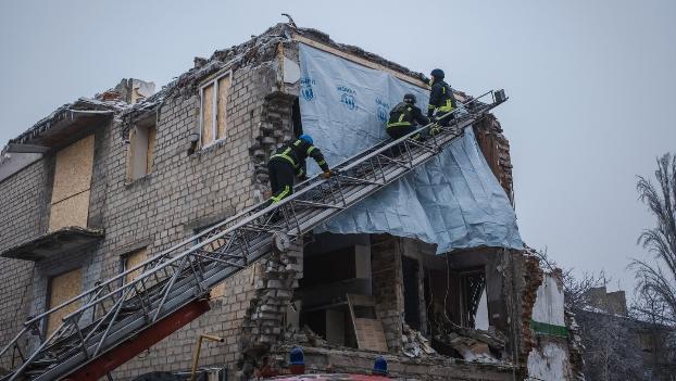 Частину пошкодженого дома намагаються врятувати у Селидовому