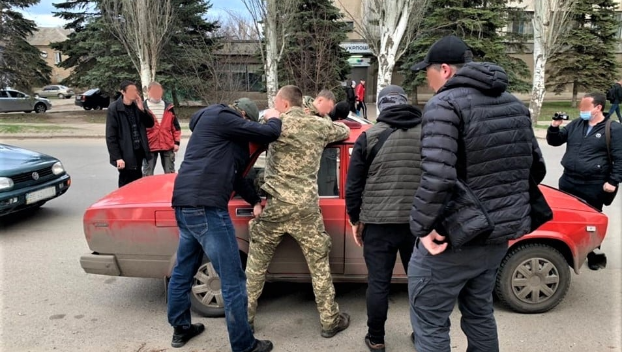 На Донетчине военный занимался вымогательством