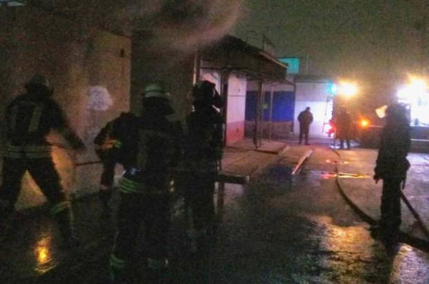 На Луганщине ночью сожгли торговые павильоны депутата 