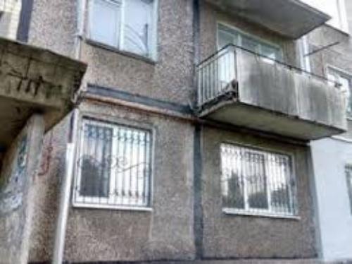 В Доброполье двухлетний ребенок выпал с балкона