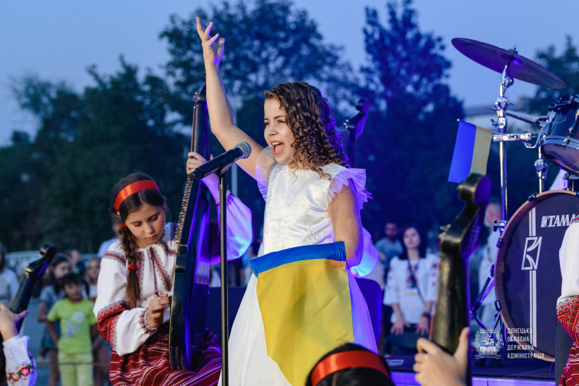 Юная переселенка из Донецка вышла в финал детского Евровидение-2021