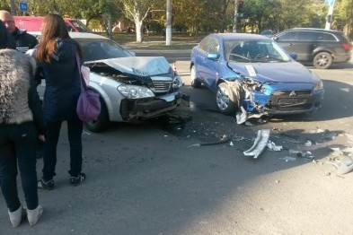 Утреннее ДТП парализовало движение в Мариуполе