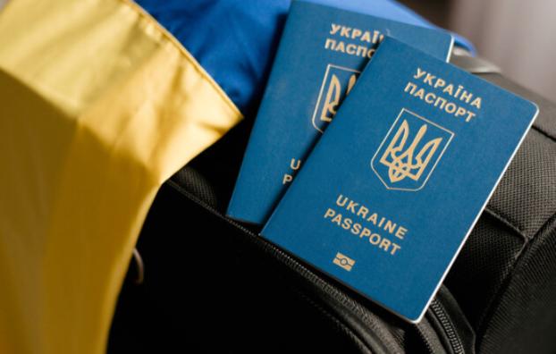 Де на Донеччині можуть вклеїти фото в паспорт?