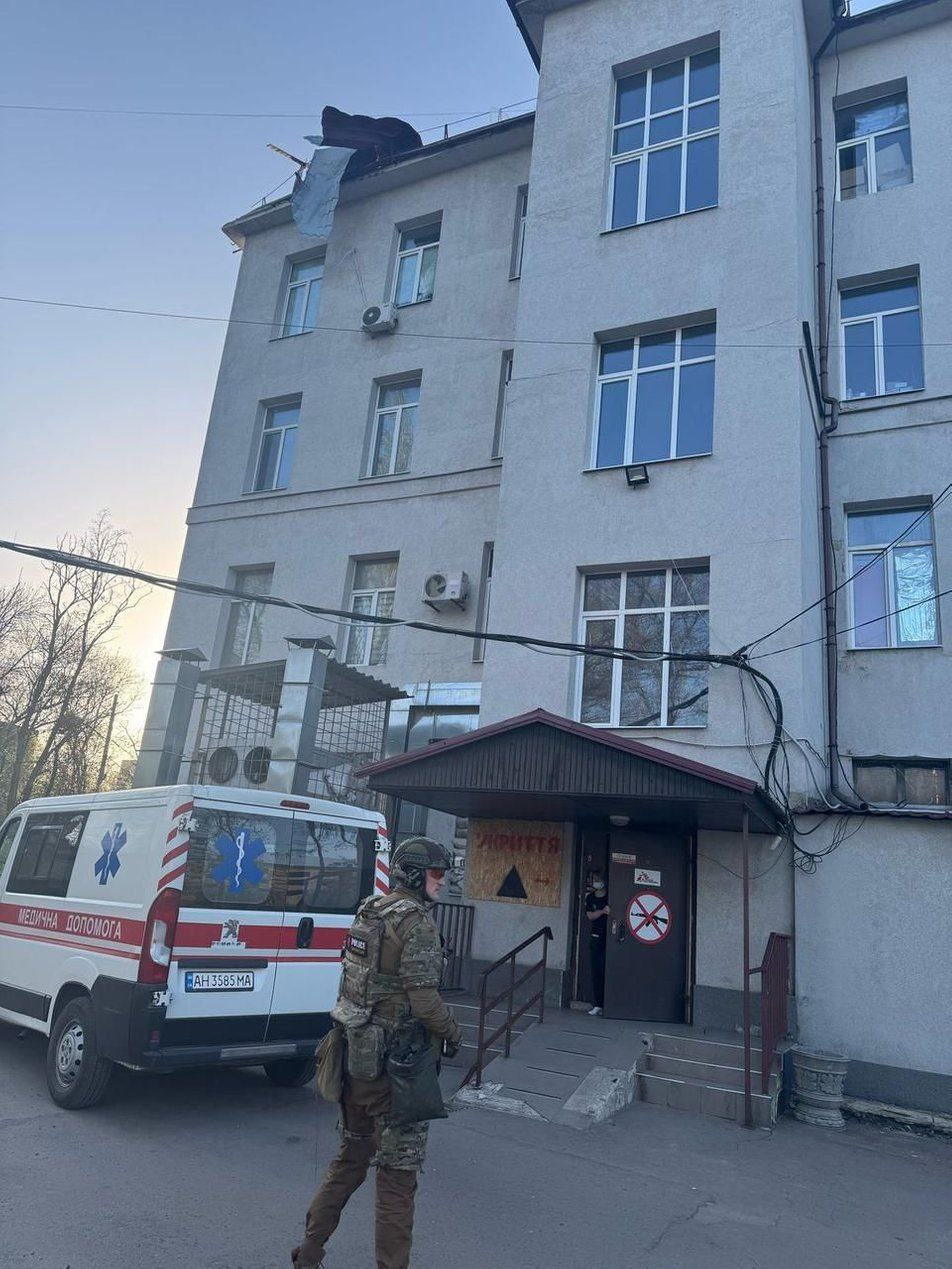 Остання лікарня Костянтинівки припинила роботу: пацієнтів евакуюють до Дружківки Остання лікарня Костянтинівки припинила роботу: пацієнтів евакуюють до Дружківки