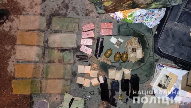 Бывший полицейский продавал оружие в Донецкой области