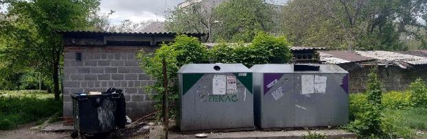 Жители Славянска требуют на каждую улицу установить мусорные контейнера