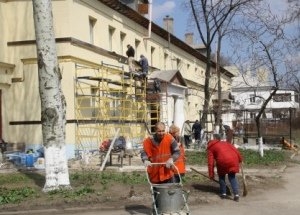 В Мариуполе за деньги областного бюджета утепляют дома