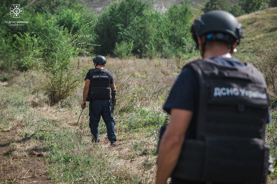 Піротехніки ДСНС, за добу знайшли понад 170 вибухонебезпечних предметів