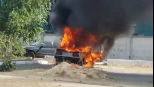 В Рубежном  сгорел автомобиль 
