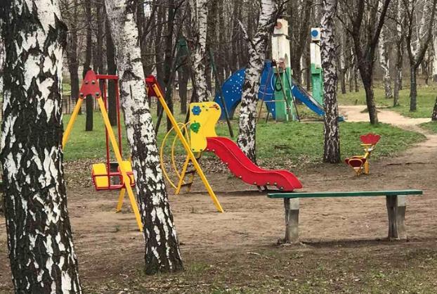 В Константиновке вандалы разрушают детские площадки