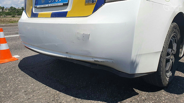 В патрульное авто врезался житель Мариуполя