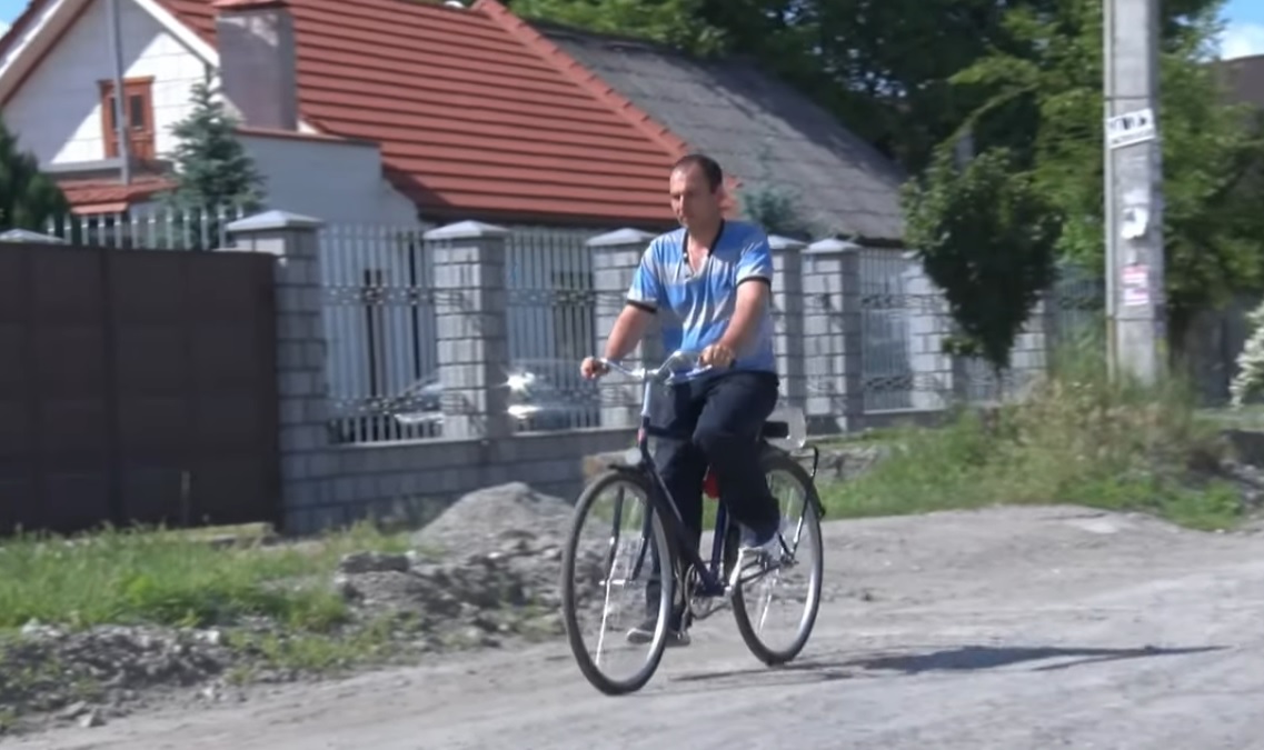 Эвакуировался в Днепр житель Константиновки на велосипеде