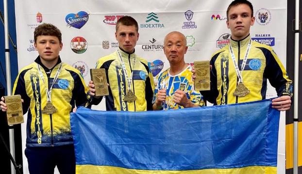 Кикбоксеры из Курахового получили три золотых награды на Кубке мира в Венгрии