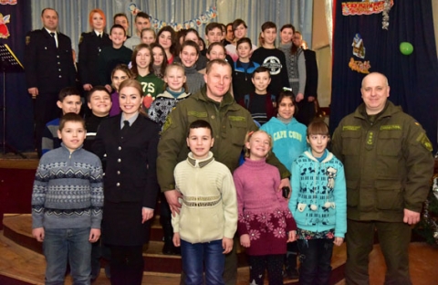 Дети из мариупольской школы-интерната посетили Киев по приглашению Арсена Авакова