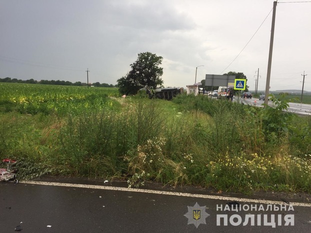 На Закарпатье в ДТП погибли отец и двое детей