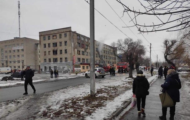 В Павлограде горит общежитие: есть пострадавшие, людей эвакуируют