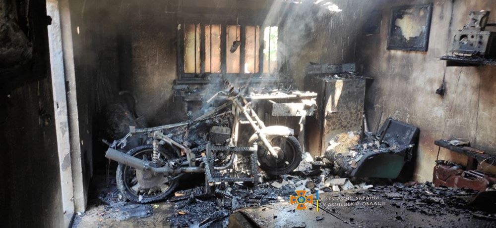 В Дружковке спасатели ликвидировали пожар в гараже