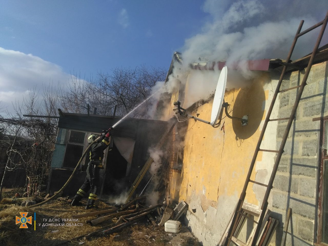 Две женщины спасены во время пожара в частном доме