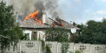 Рятувальники гасили палаючі будинки у Костянтинівці