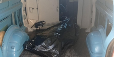 Комунальники Костянтинівки вивозять тіла загиблих цивільних