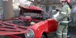 В Лисичанске спасатели вырезали участников ДТП из покареженной машины