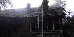 В Лисичанске полностью сгорел жилой дом