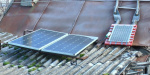 Ветроэлектростанцию ​​и солнечные батареи во дворе установил житель поселка Клебан-Бык