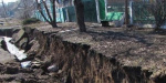 В Мирнограде проводят отсыпку на месте провала грунта