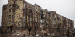 На Донбассе продолжают раздавать деньги за разрушенные дома