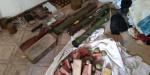 В одном из поврежденных домов в Марьинке найден крупный тайник с оружием и взрывчаткой