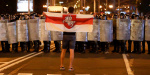 В Беларуси продолжаются столкновения протестующих с силовиками