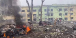 Российская армия открыла огонь по Мариупольскому роддому. Видео