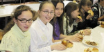 В Доброполье родители хотят ввести бесплатное питание  в школах для детей